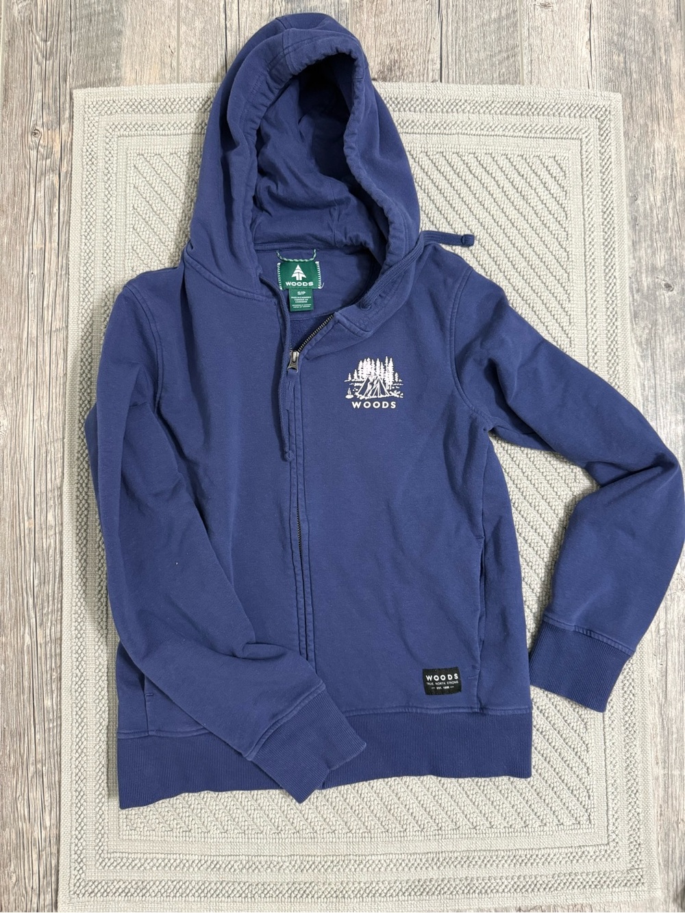 Women’s Woods zip up hoodie (small)